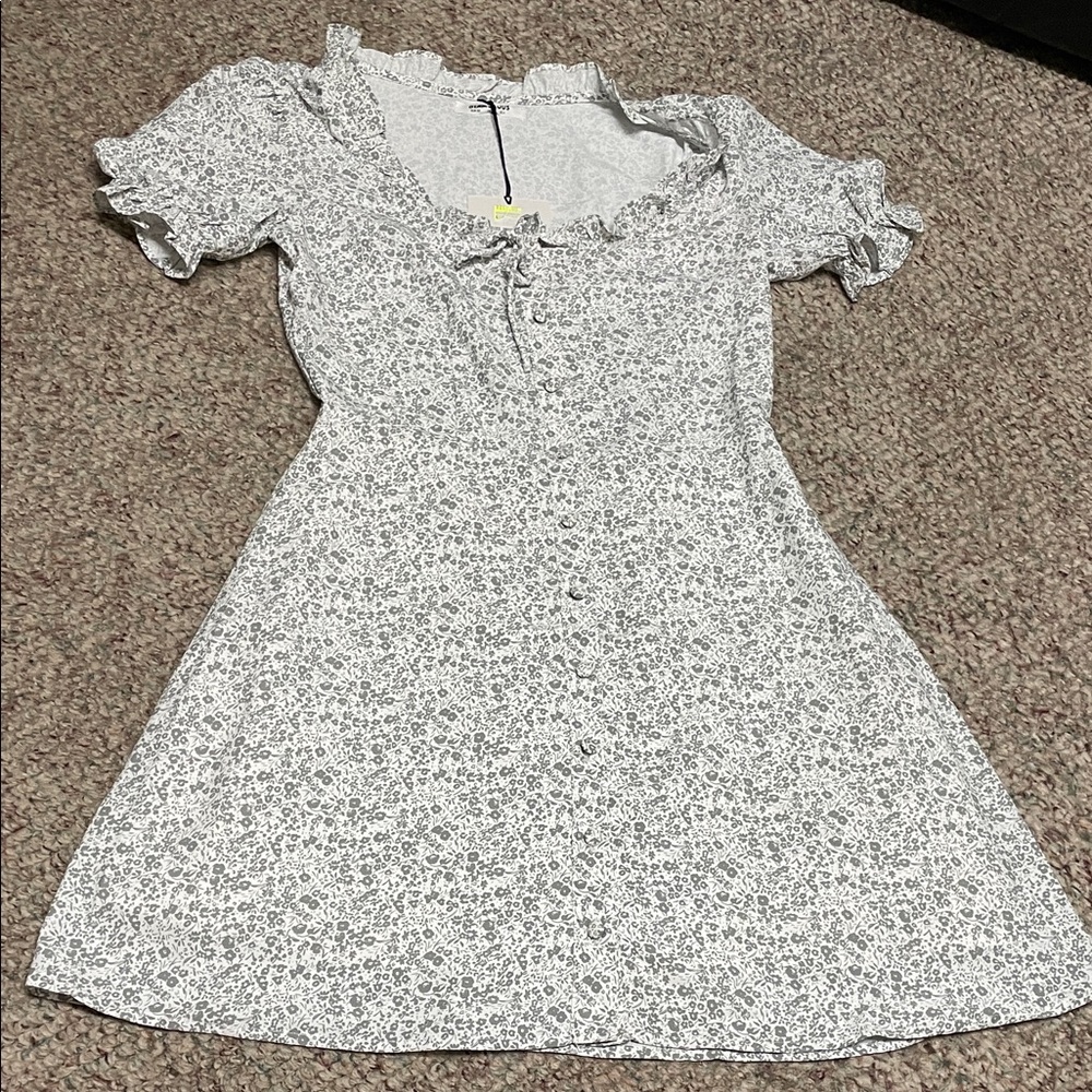 Glamorous Floral button front ruffle sleeve ladies mini Dress- nwt